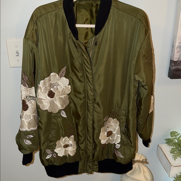 ⭐️NWOT Anthropologie Embroidered Bomber Jacket⭐️ AMAZING - Picture 6 of 9